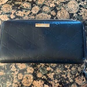 AUTHENTIC GUCCI WALLET